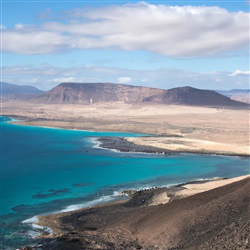 De 7 adembenemende plekken om te zeekajakken op Fuerteventura