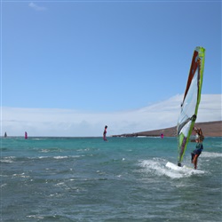 De ultieme gids voor windsurfen op vlak water op Fuerteventura